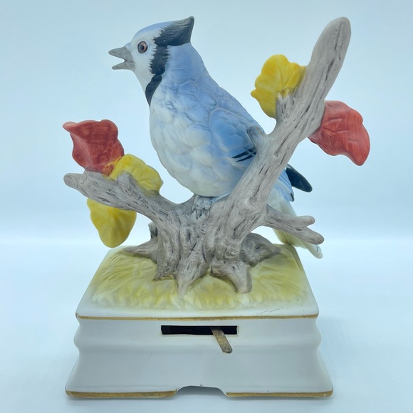 Towle Fine Porcelain Hand Painted Blue Jay Bird Music Box, Vintage Japan 6”H - Picture 5 of 13